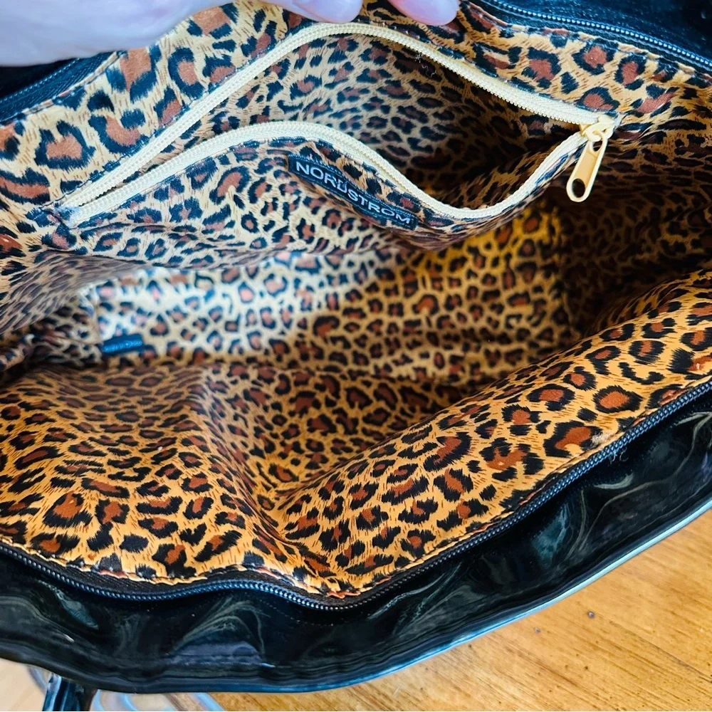 NORDSTROMS QUILTED PATTERN PLEATHER TOTE BAG 12”H - 16”W - 4 1/2”D Great Cond - Picture 2 of 12